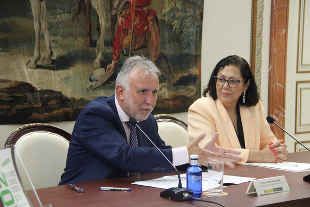 La directora del CEPC y el director del Institut d’Estudis de l’Autogovern clausuran el XIV Máster Universitario en Derecho Constitucional