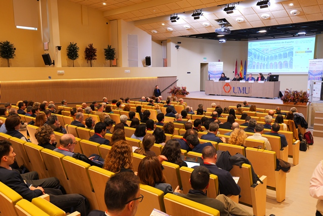 La directora del CEPC interviene en la inauguración del XXIII Congreso de la ACE en Murcia