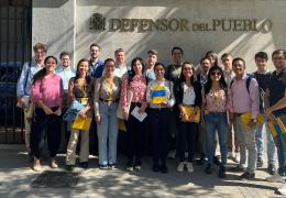 Visita institucional al Defensor del Pueblo de estudiantes del Máster Universitario en Derecho Constitucional UIMP/CEPC