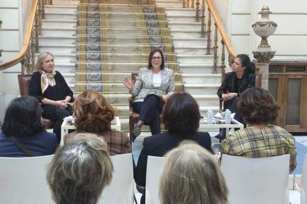 La directora del CEPC participa en el encuentro ‘Mujeres en defensa de la Democracia’ en la Fiscalía General del Estado