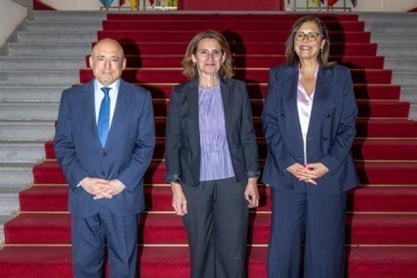   La directora del CEPC recibe en el Palacio de Godoy a la vicepresidenta de la Comisión Europea